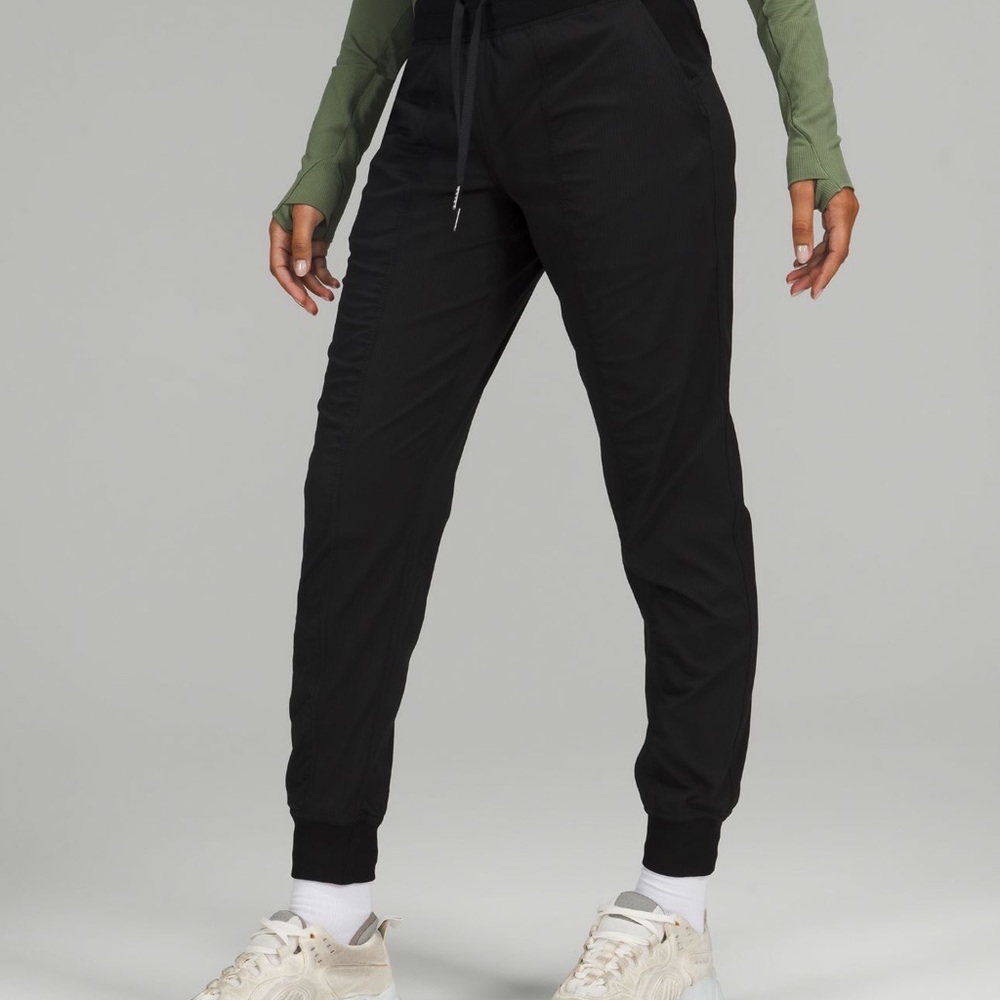Lululemon dancer studio joggers